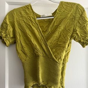 Green Ruffled Cropped Blouse | Spring, summer, 90s trend